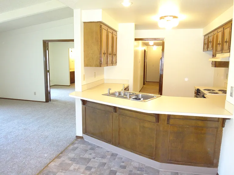 2293 Latona Dr NE — Photo 2