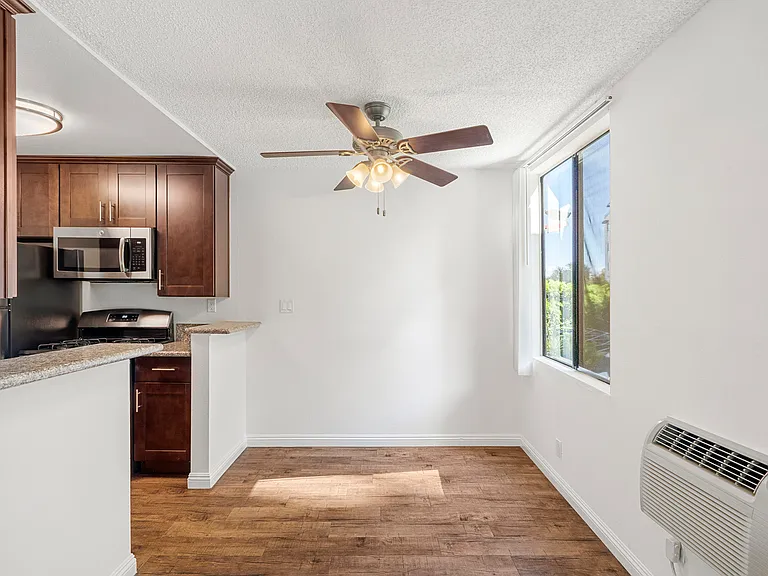 Ariel Court Apts — Photo 17
