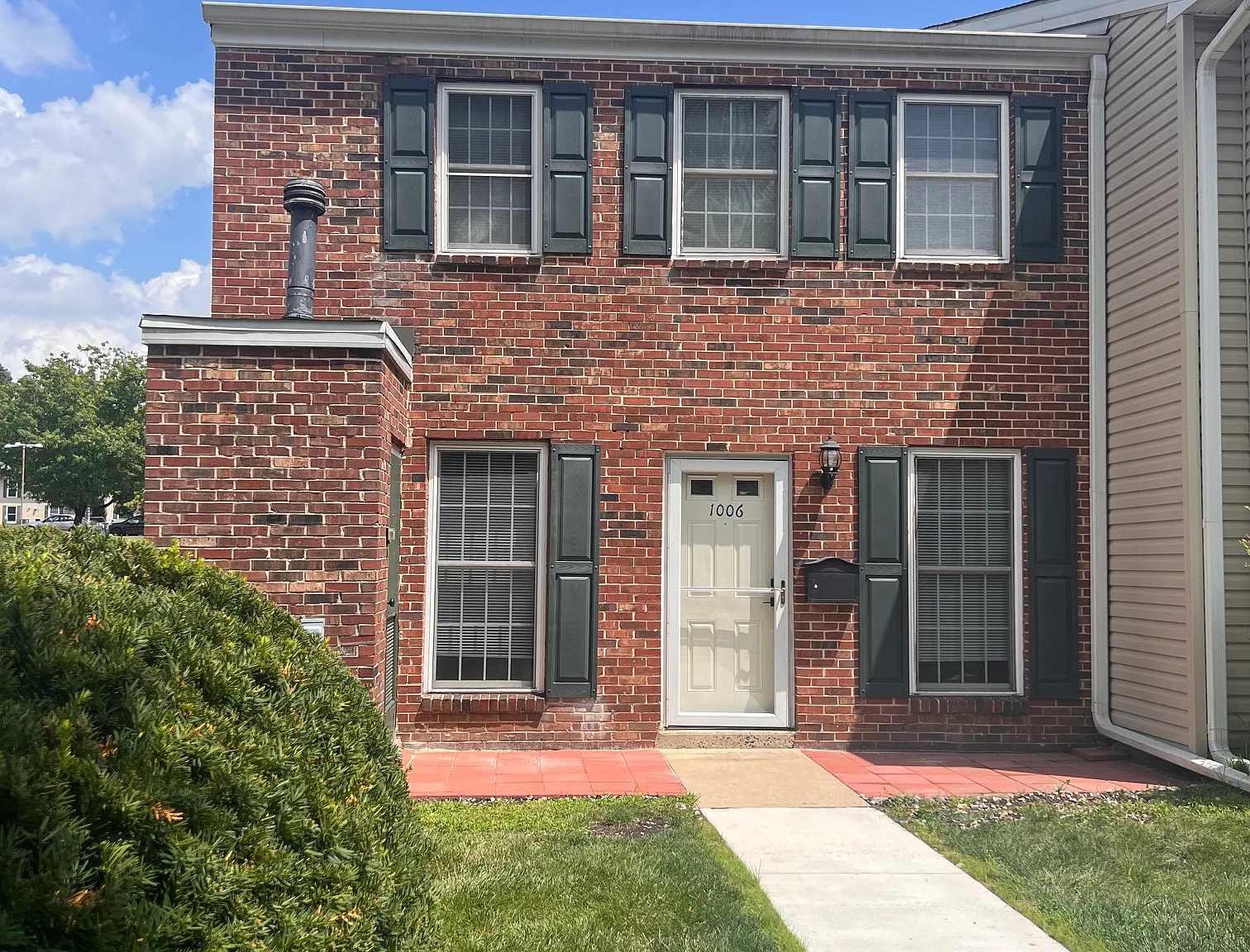 2 bed, 966 sqft, $2,150 — Photo 2