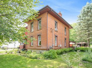 1062 W Main St, Ionia, MI 48846