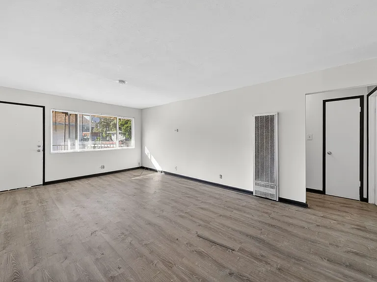 27090 Belvedere Ct #4 — Photo 9