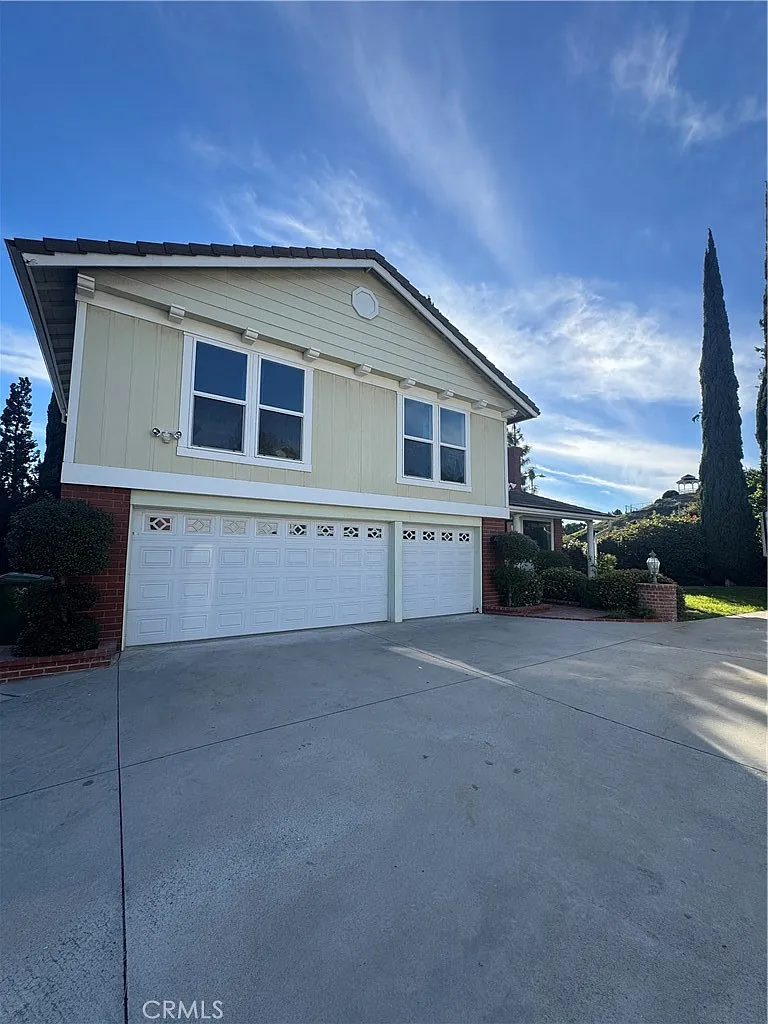 4 bed, 3596 sqft, $6,000 — Photo 2
