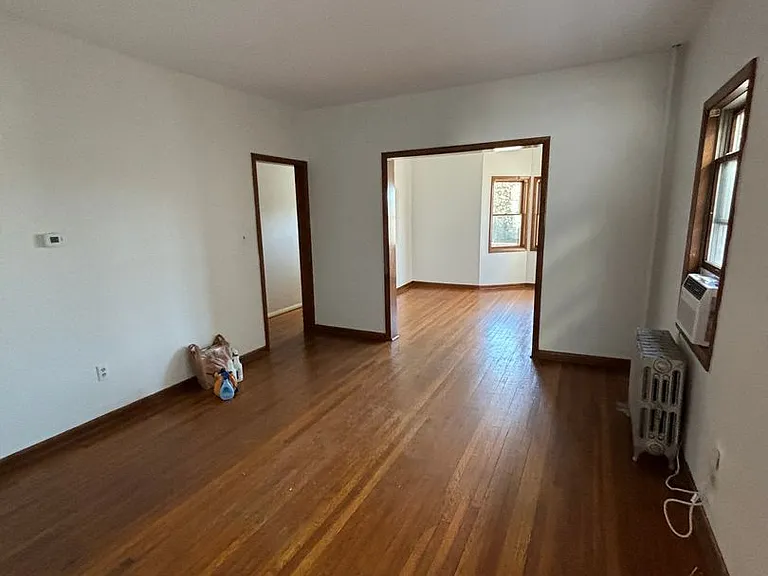 417-419 New York Street — Photo 8