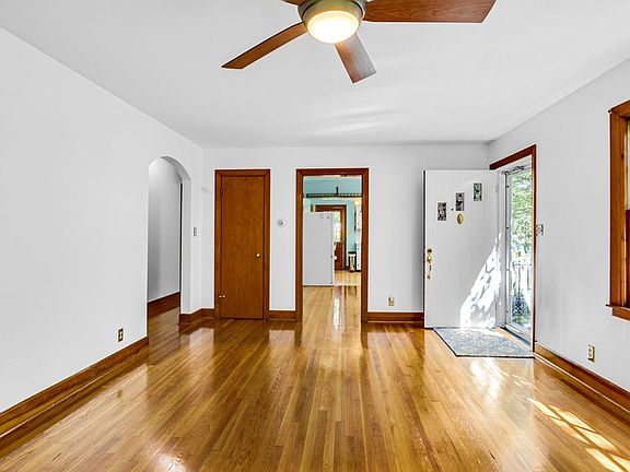 5th image of 340 Oakland St