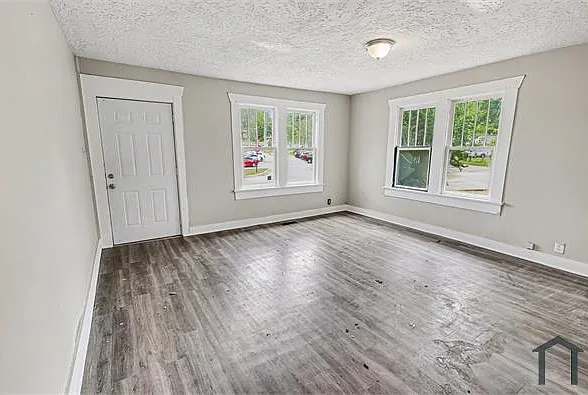 1447 Wharton Ave — Photo 3
