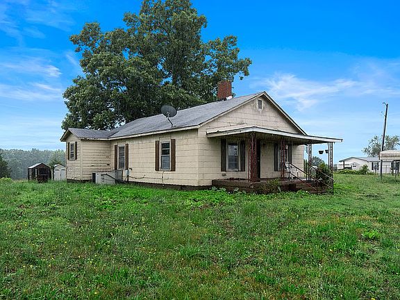 3rd image of 1074 Lavender Rd