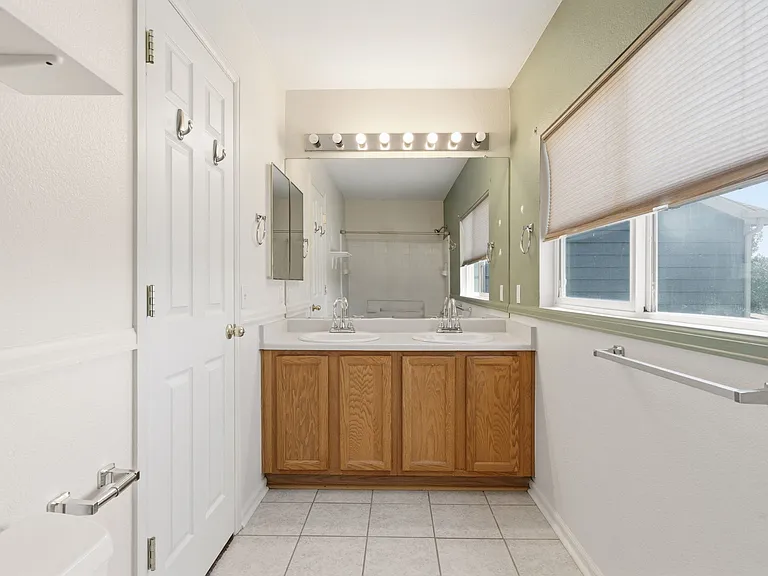 11114 York Way — Photo 23