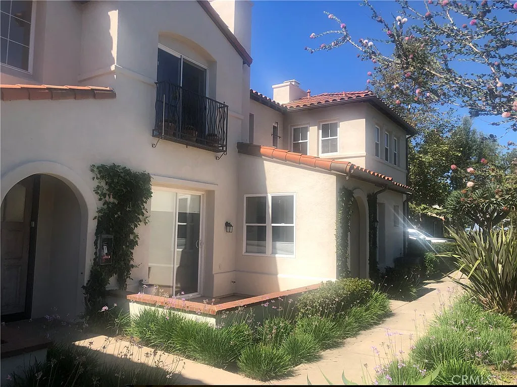 2 bed, 1095 sqft, $6,000 — Photo 1