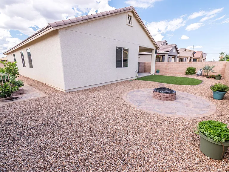 1205 Barnes Dr — Photo 46
