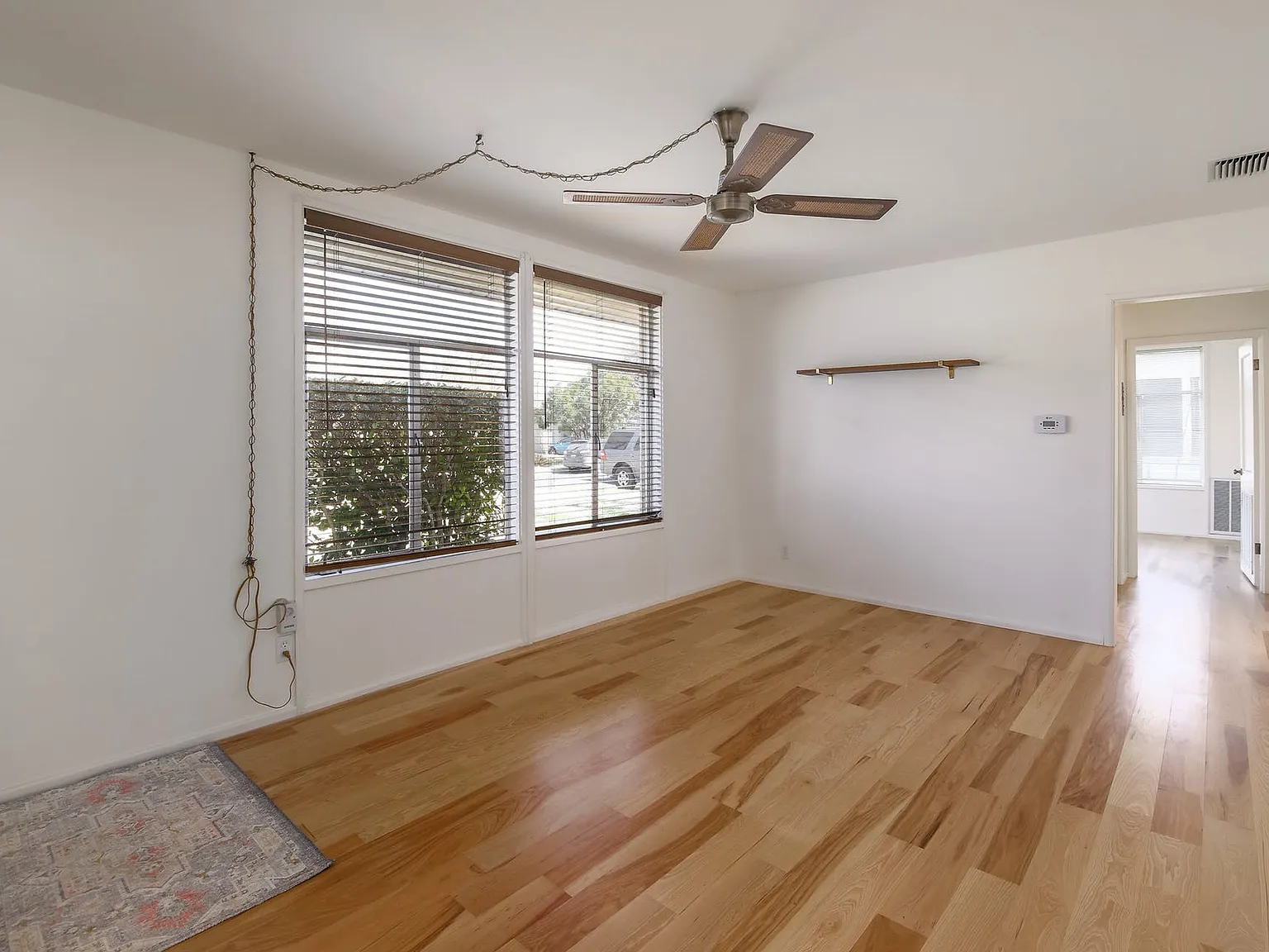 2 bed, 936 sqft, $2,200 — Photo 4