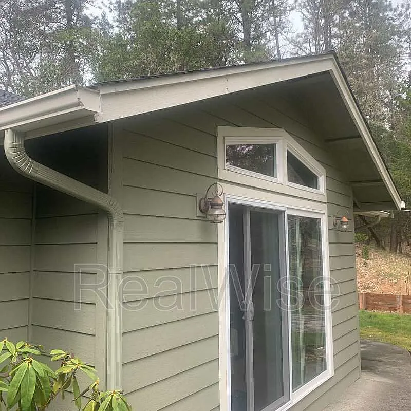 3 bed, 2.0 bath, 2098 sqft, $2,500 — Photo 4