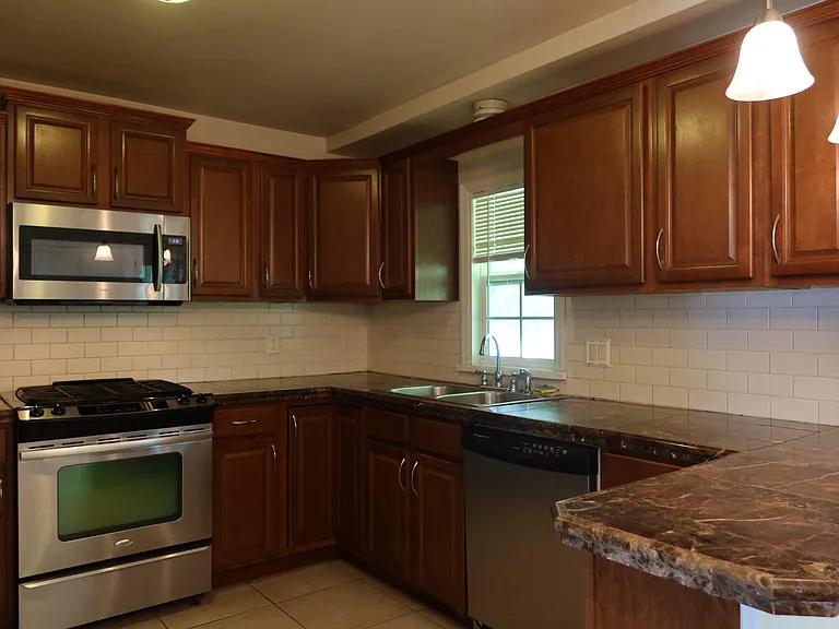 109 Deep Dale Dr — Photo 7