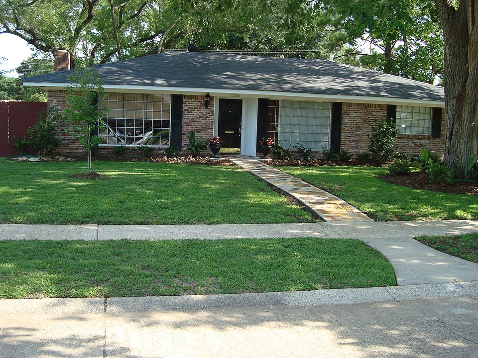 2nd image of 235 Johnnie Dr