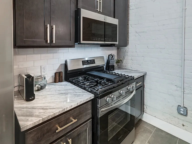 1523 W Cary St #1 — Photo 10