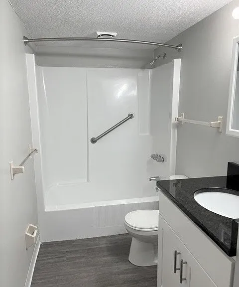 Yarmouth Pointe Apartment Homes — Photo 123