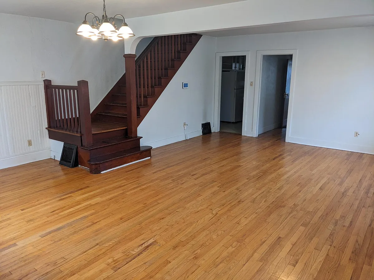 Building Photo - 2229 N Grand Ave #2229