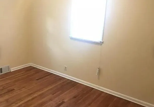 2139 W Silver Spring Dr — Photo 11
