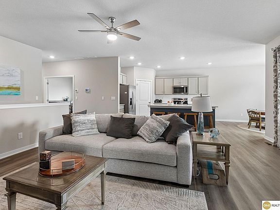 4th image of 17511 Virginia St