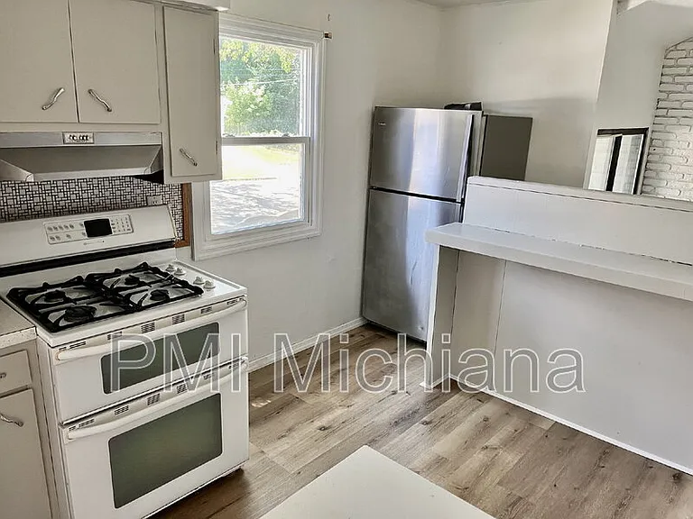 1829 S Jackson St — Photo 7