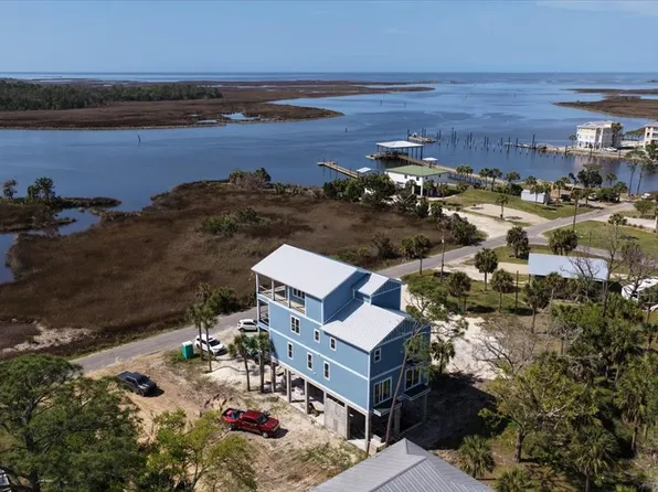 207 NW First Ave, Steinhatchee, FL 32359