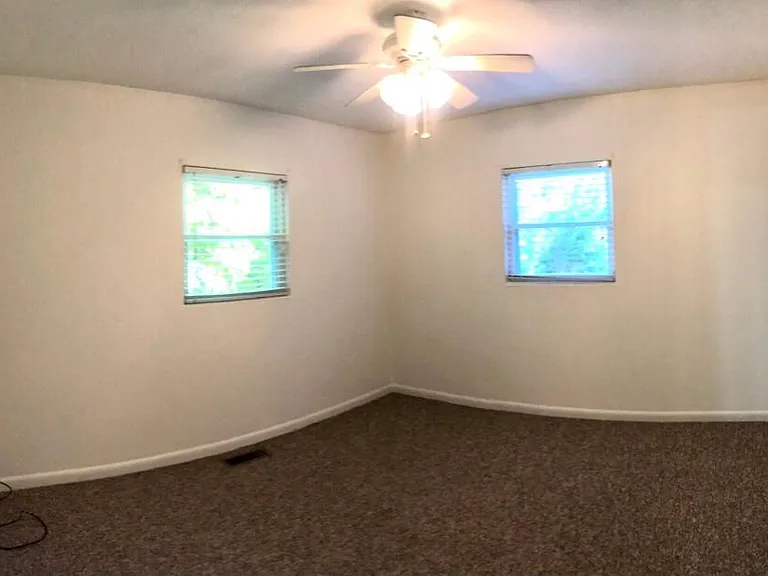 3708 E Shelbiana Rd — Photo 10