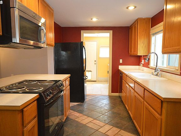 5th image of 424 N 1st Ave