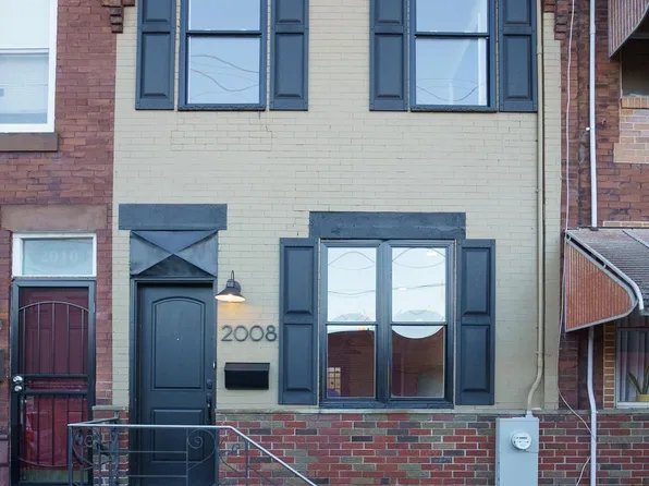 2008 S Chadwick St, Philadelphia, PA 19145