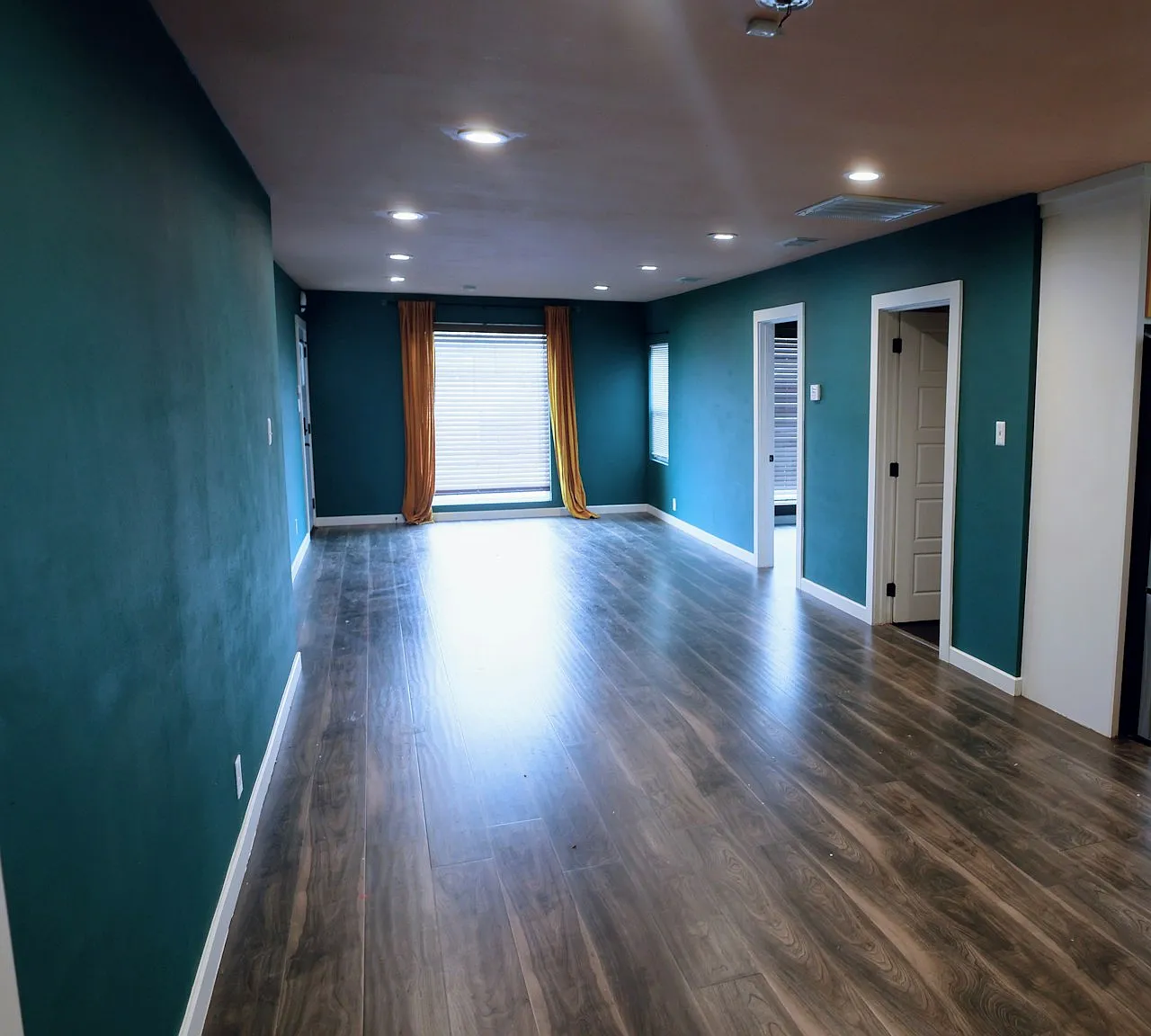 2118 Berwick Ave — Photo 3