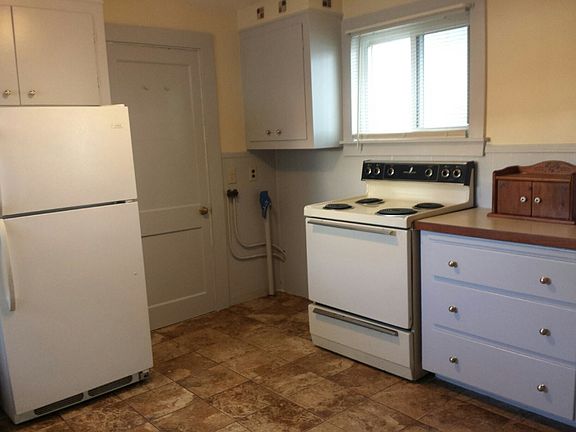 4th image of 110 W Hollis St #A