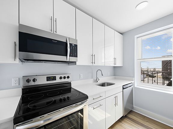 3rd image of 20-25 Seagirt Blvd #3D