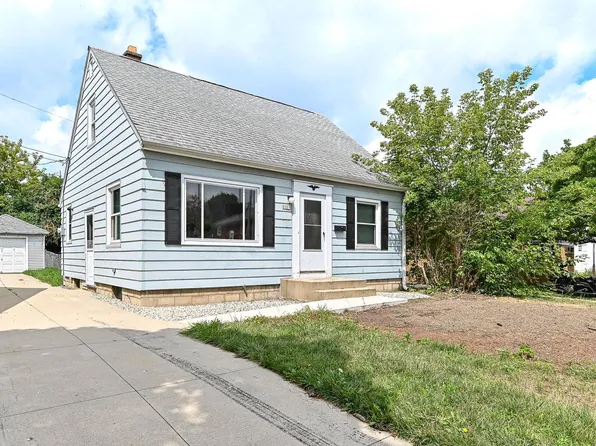 2321 S 82nd STREET, West Allis, WI 53219