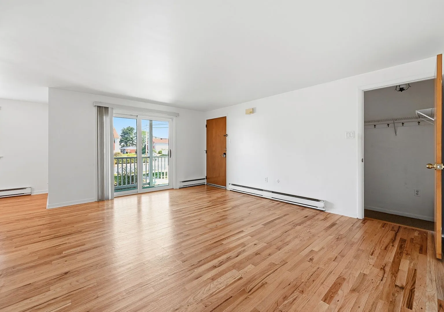 1222-1226 East Livingston Street — Photo 3