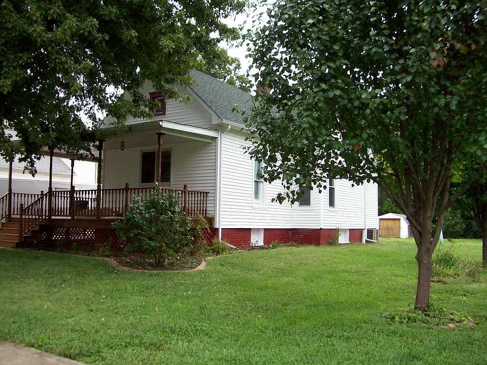 1st image of 409 S McGown St
