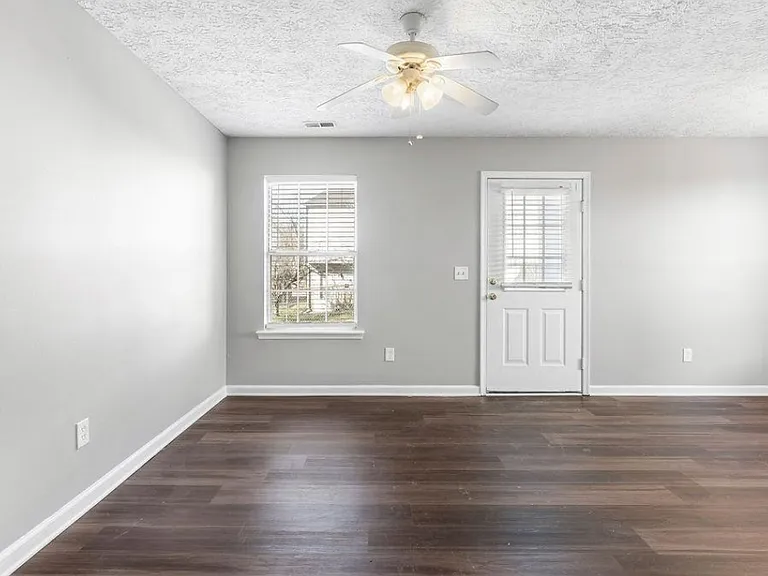 8228 Wynewood Ct — Photo 21