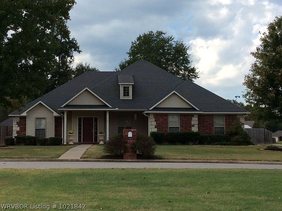 1st image of 605 Forrest Pkwy