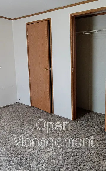 1100 Thornwood Dr #806 — Photo 7