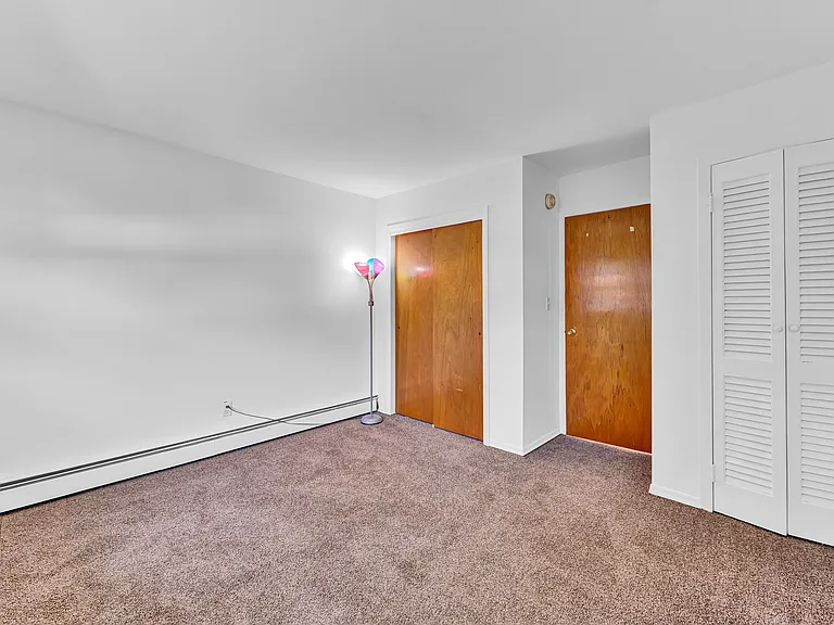 84 White Oak St #2 — Photo 16