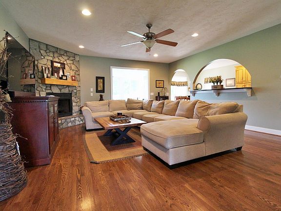 5th image of 1127 Marie Dr
