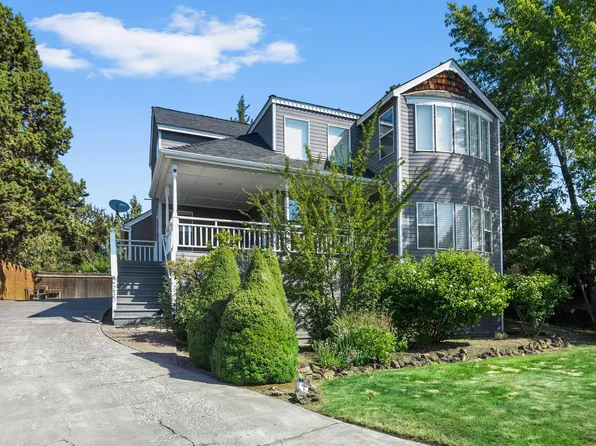 2230 NE Wells Acres Rd, Bend, OR 97701