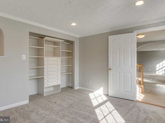 5th image of 1736 Whitewood Ln