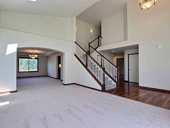 5th image of 1524 Daffodil Ave NE