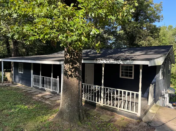 435 Montclair Dr, Rossville, GA 30741