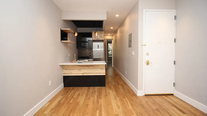 Rented by Metro Prop NY Corp | media 5