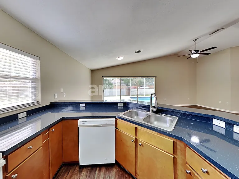 7011 Silverwood Dr — Photo 4