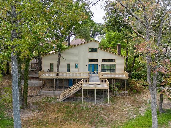 2nd image of 3702 Lake Vista Cir
