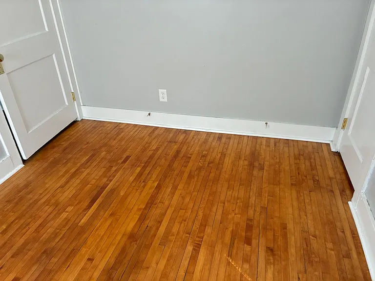 504 Henry St — Photo 29