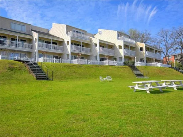 1818 S Lakeshore Blvd APT 4, Austin, TX 78741