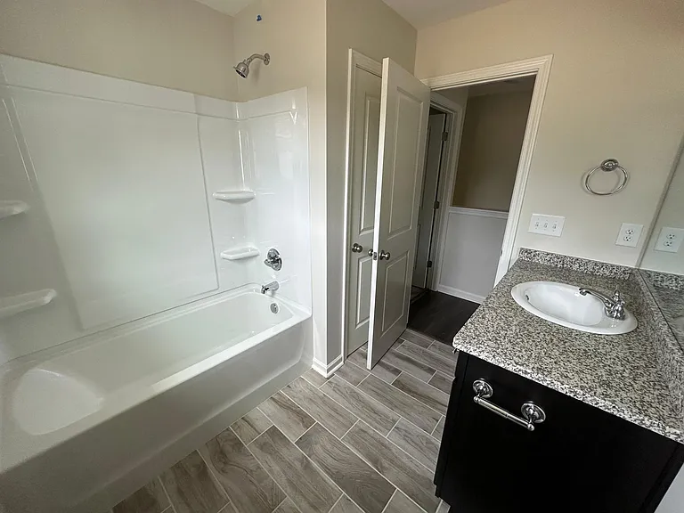 440 Couples Dr — Photo 15