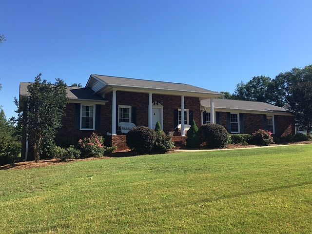 1st image of 154 Bishop Dr