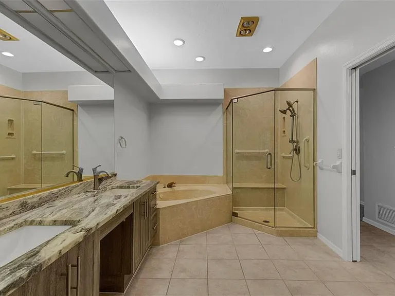 4044 Penshurst Park — Photo 33